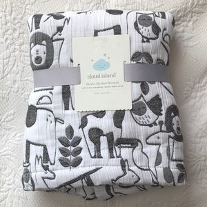Cloud Island Gray and White Muslim Quilted Blanket